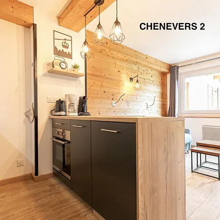 Les Chenevers Apartment *