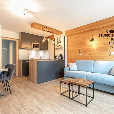 Les Chenevers Apartment *