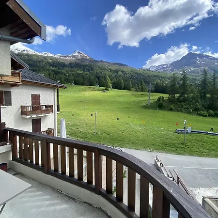 Les Chenevers Apartment Lanslevillard